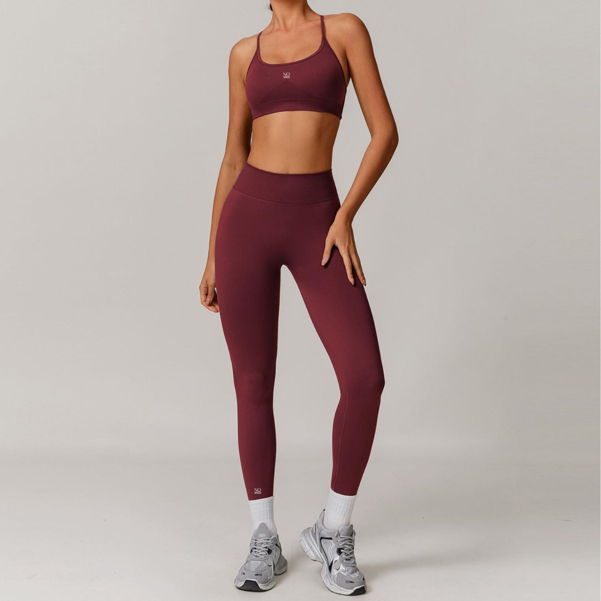 Set aus Leggings & Top + Gratis Unterwäsche + Gratis Shaker